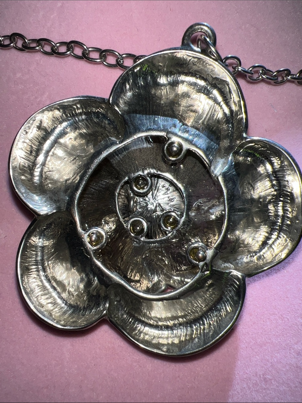 Forever 21 Silver Tone Flower Pendant Necklace (J0058) - Picture 3 of 5